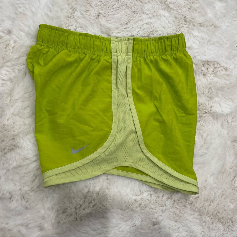 XS green Nike Shorts 3”